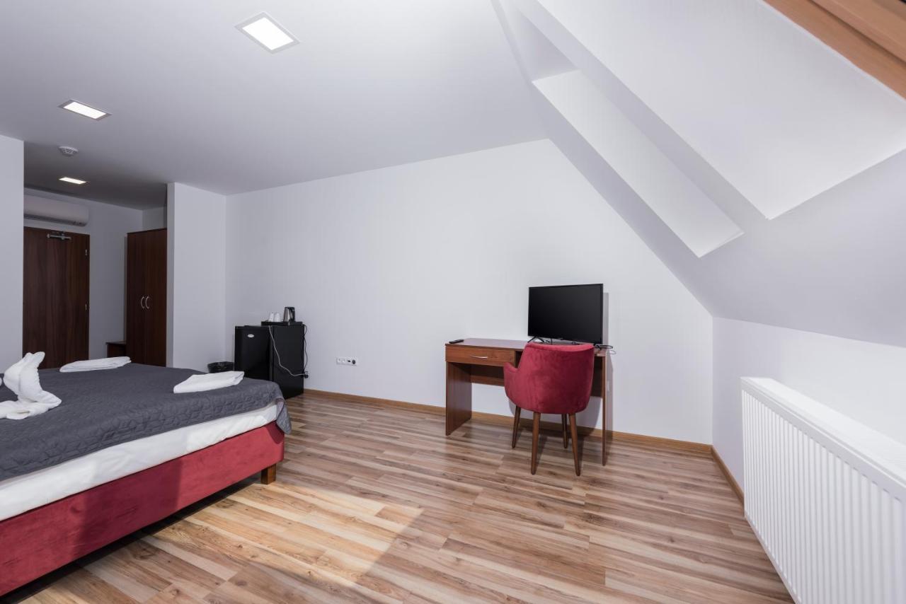 Penzion Sessler *** Trnava Exteriör bild