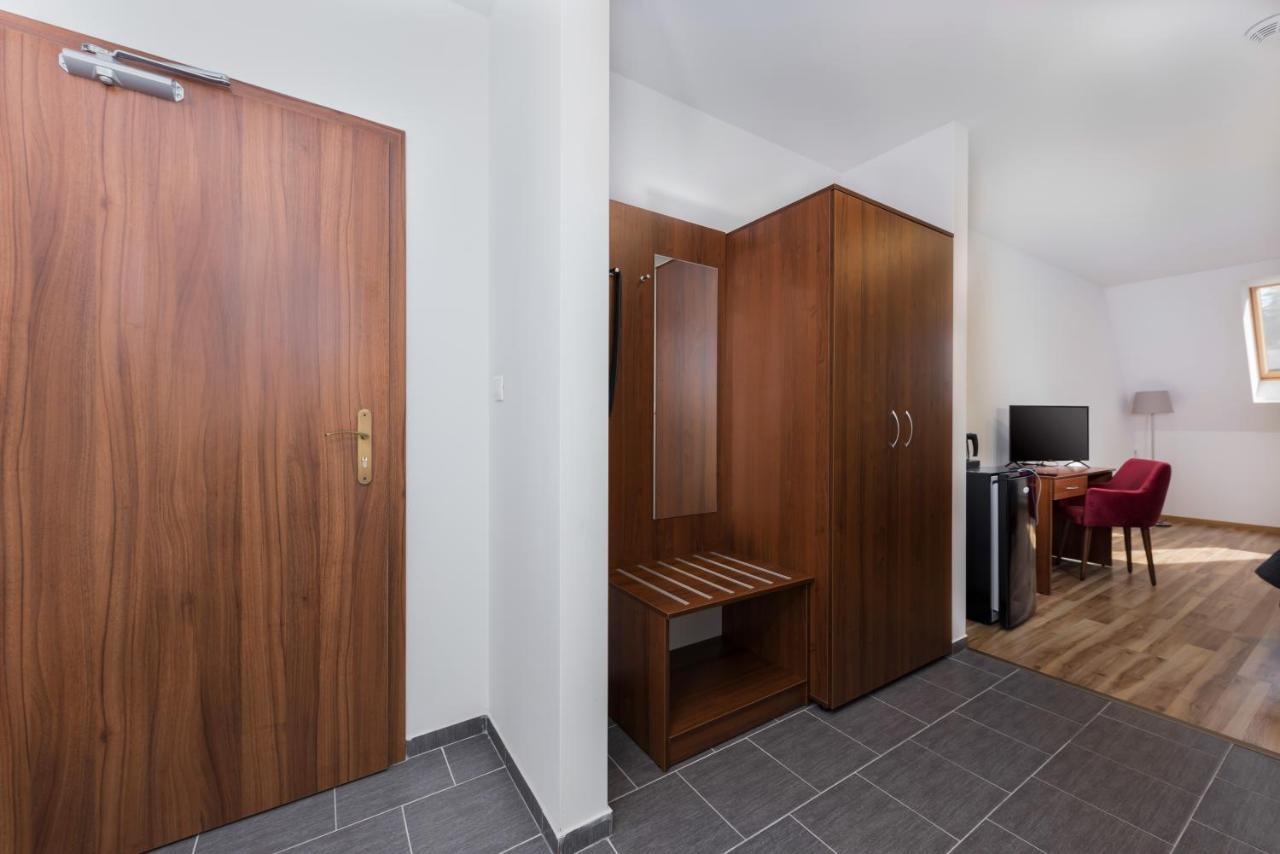 Penzion Sessler *** Trnava Exteriör bild