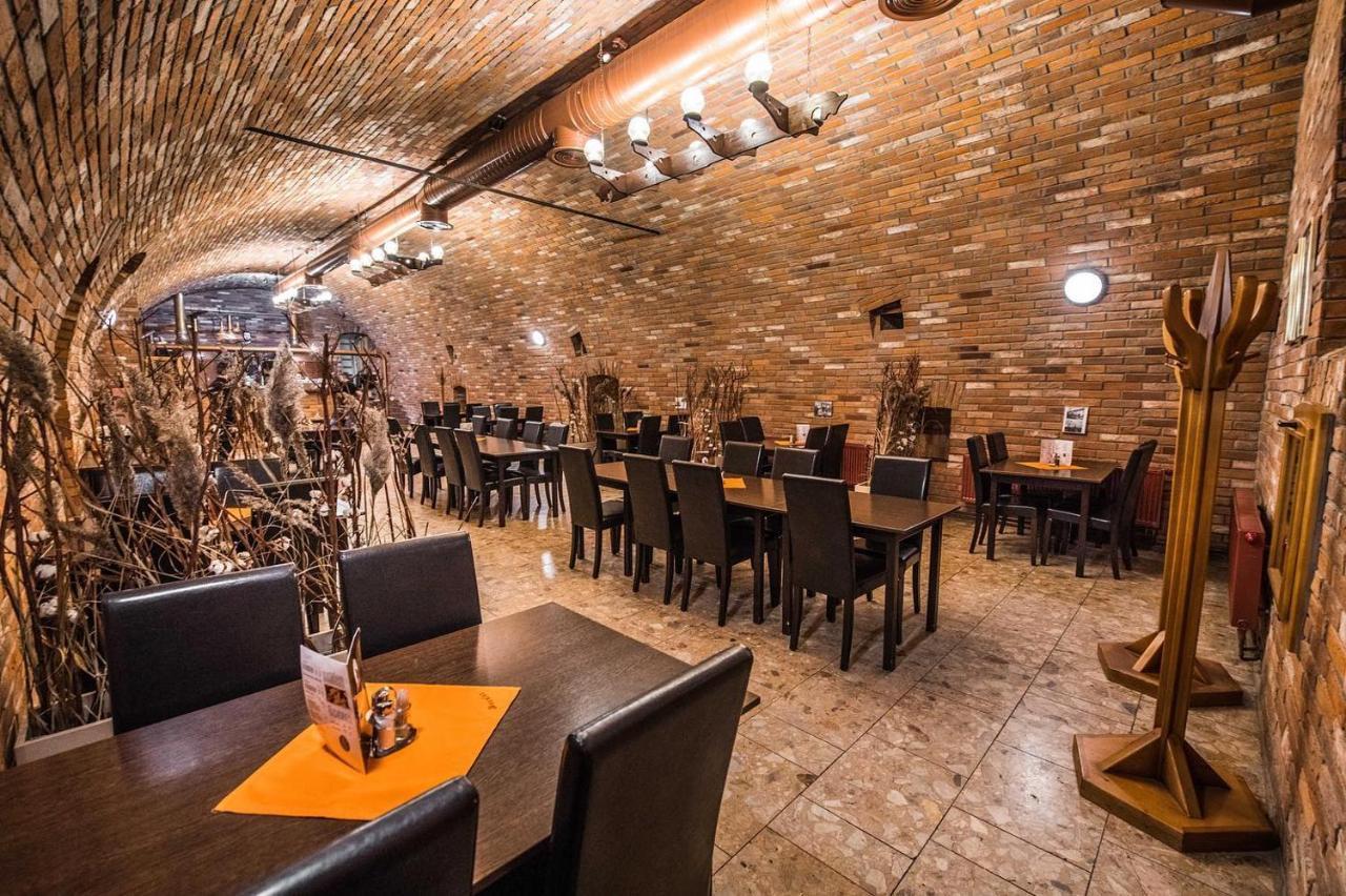 Penzion Sessler *** Trnava Exteriör bild