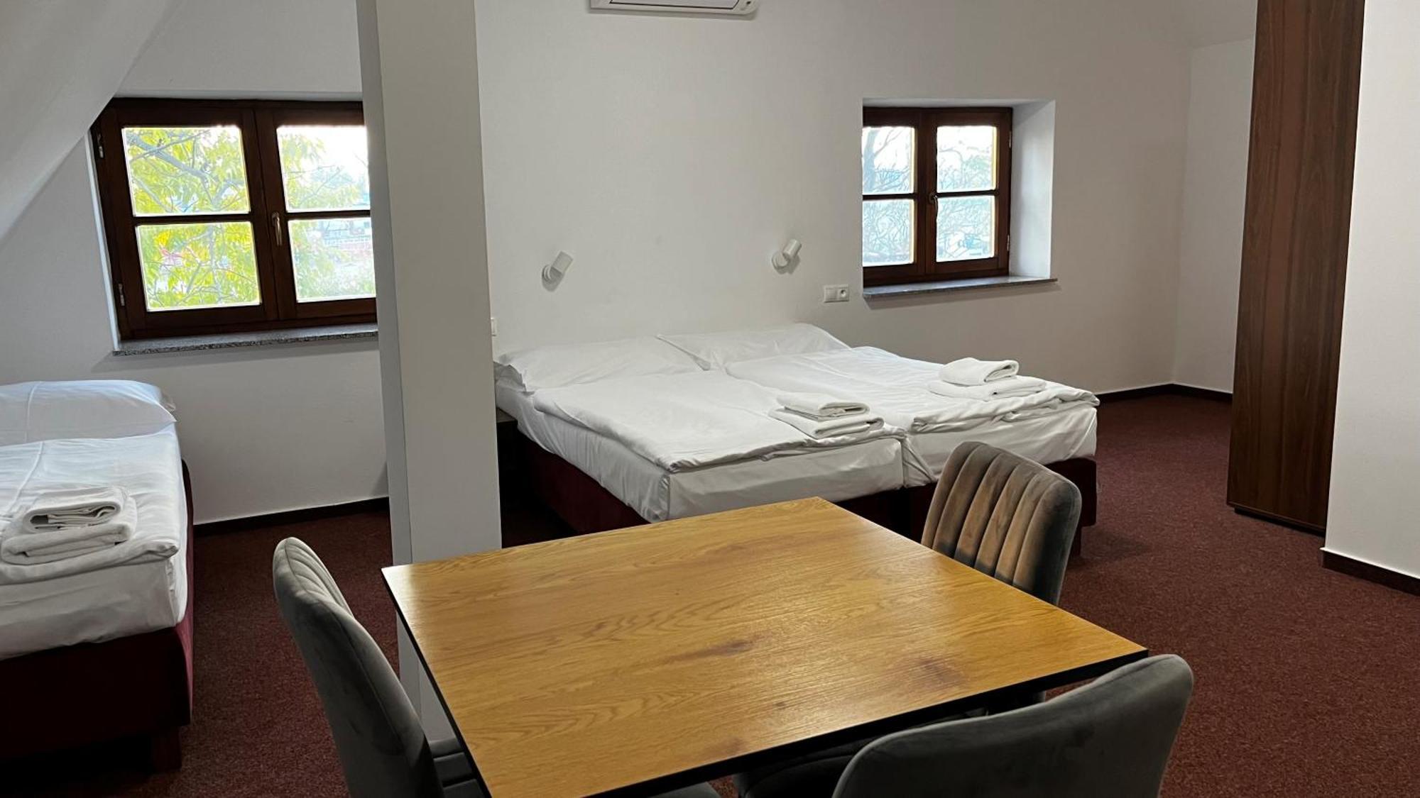 Penzion Sessler *** Trnava Exteriör bild