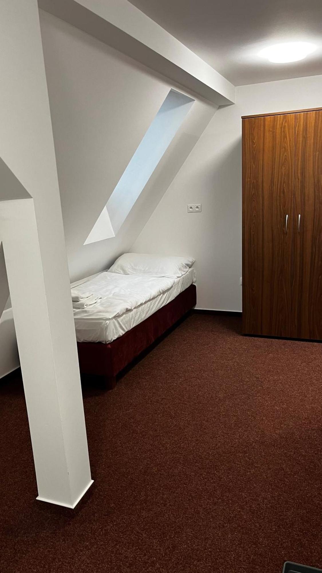 Penzion Sessler *** Trnava Exteriör bild