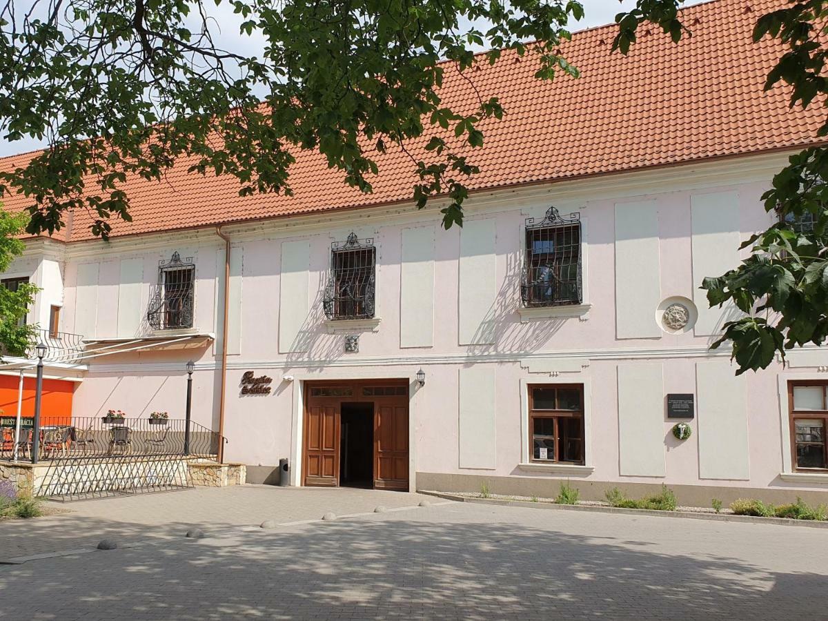 Penzion Sessler *** Trnava Exteriör bild