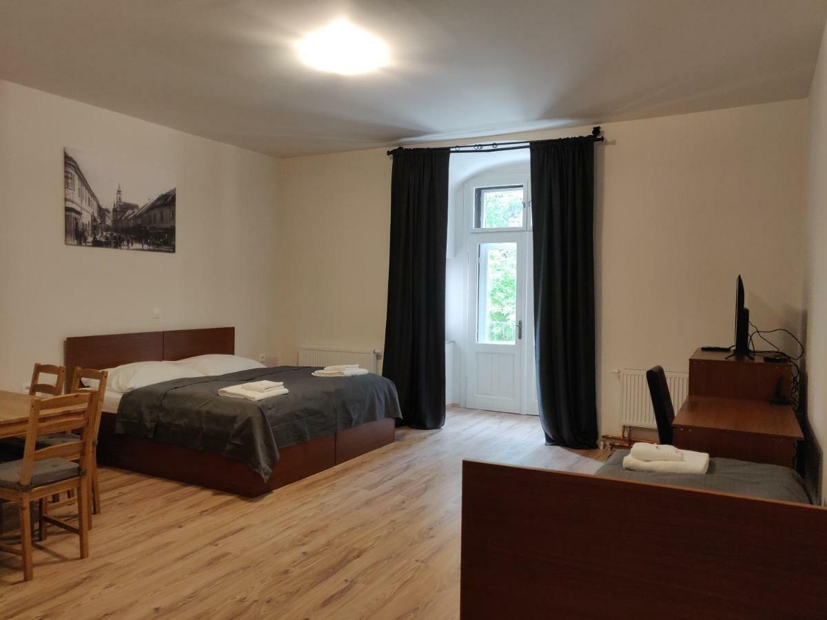 Penzion Sessler *** Trnava Exteriör bild